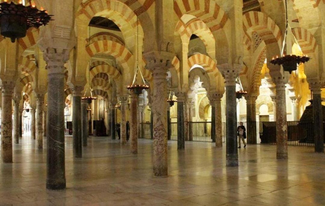 A 20 Metros De La Mezquita Catedral ,Apartamentos Turistico Cespedes 5 Córdoba Exterior foto